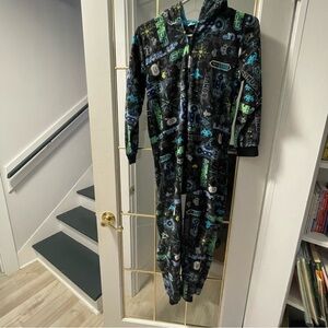 Set of 2- Kids size 12 warm and fussy onesie 💤🛏️